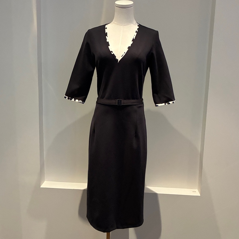 SHAN Black and White V-Neck Long Sleeve Dress